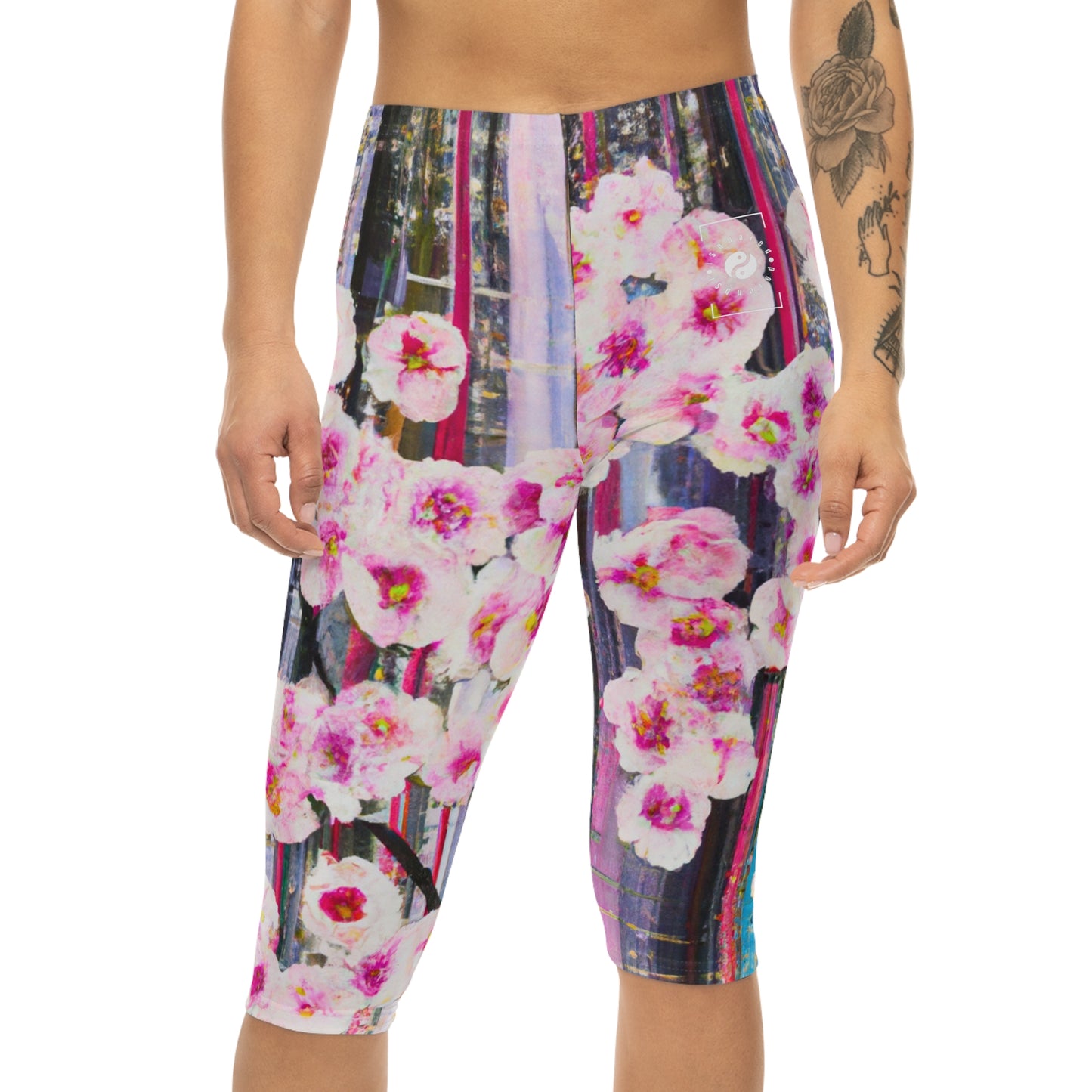 Abstract Bloom 05 - Capri Shorts