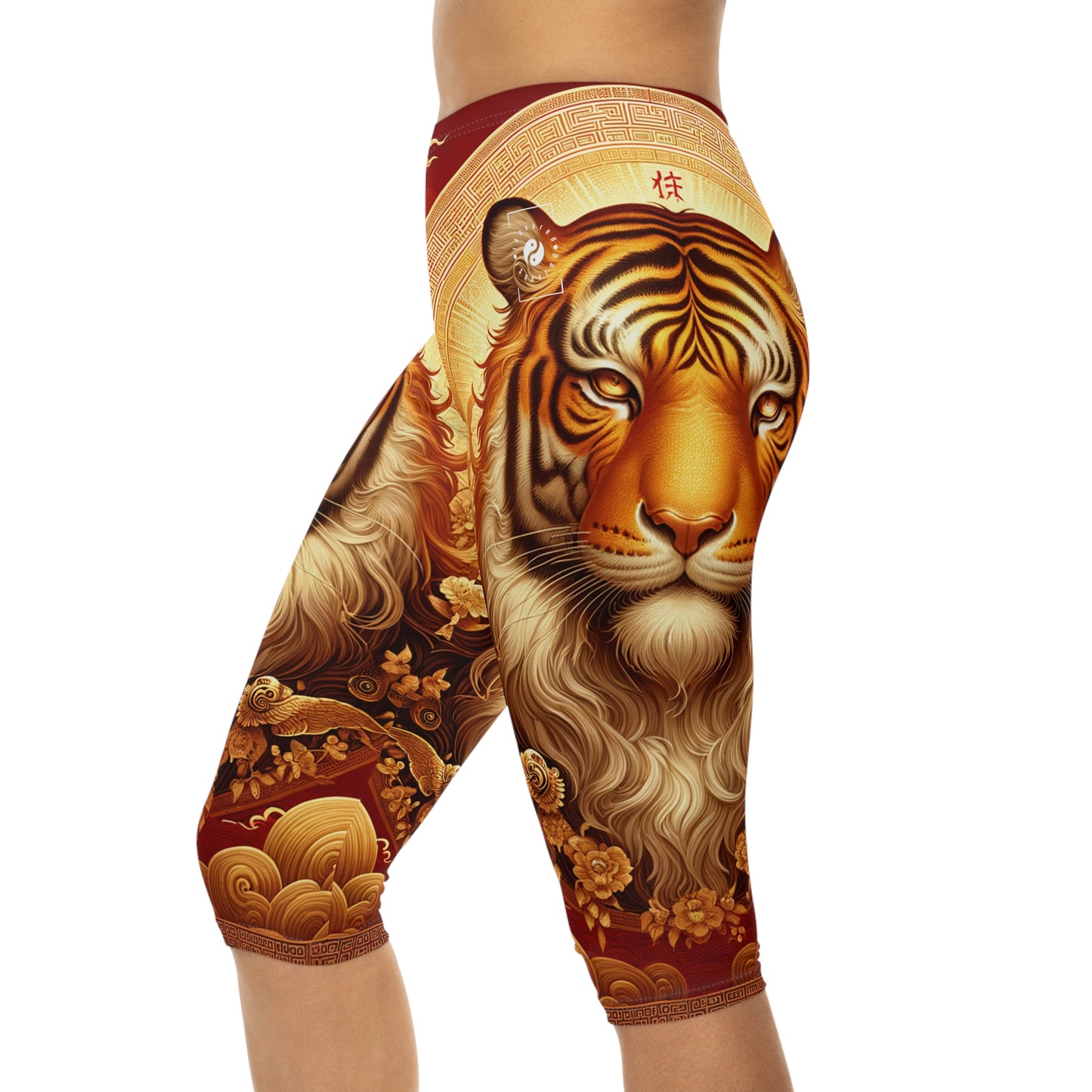 "Majesté dorée : Ascension du Tigre Lunaire" - Capri Shorts 