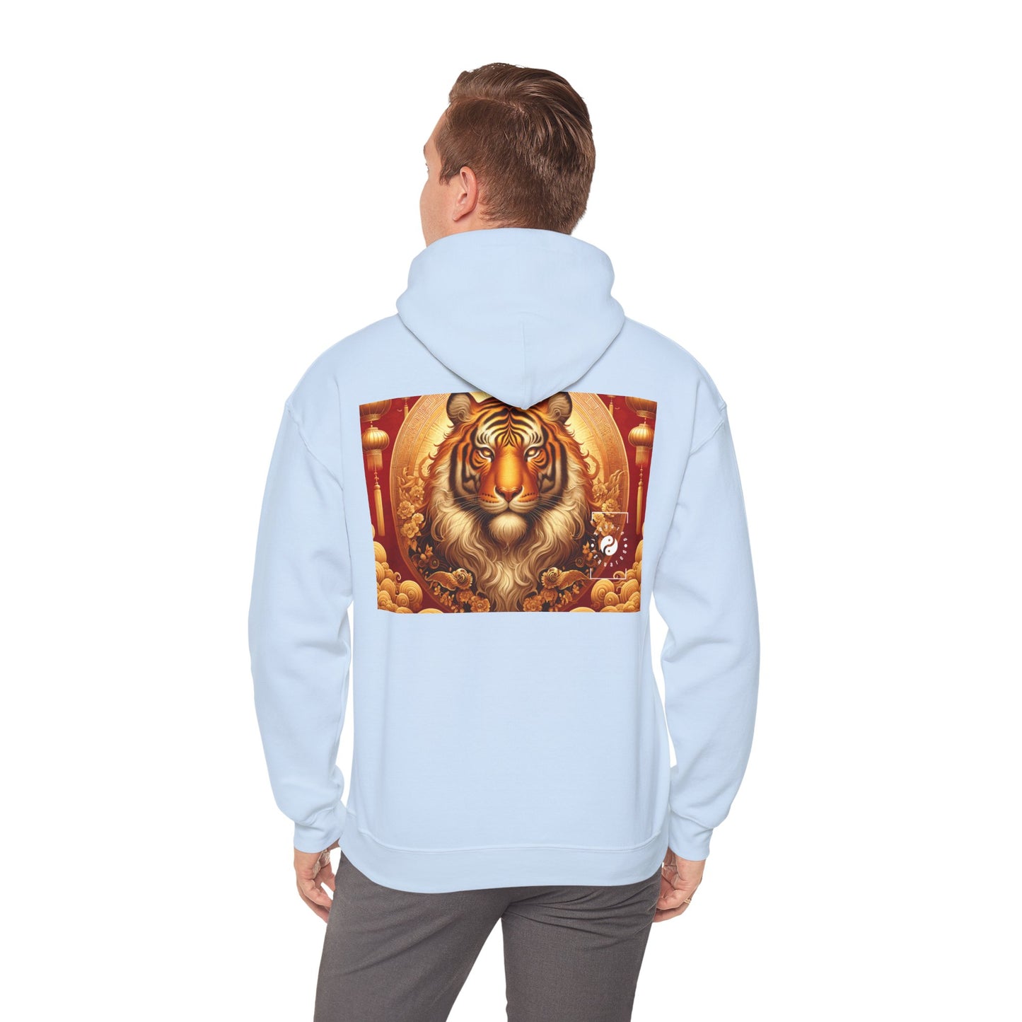 "Majesté dorée : Ascension du Tigre Lunaire" - Sweat à capuche 