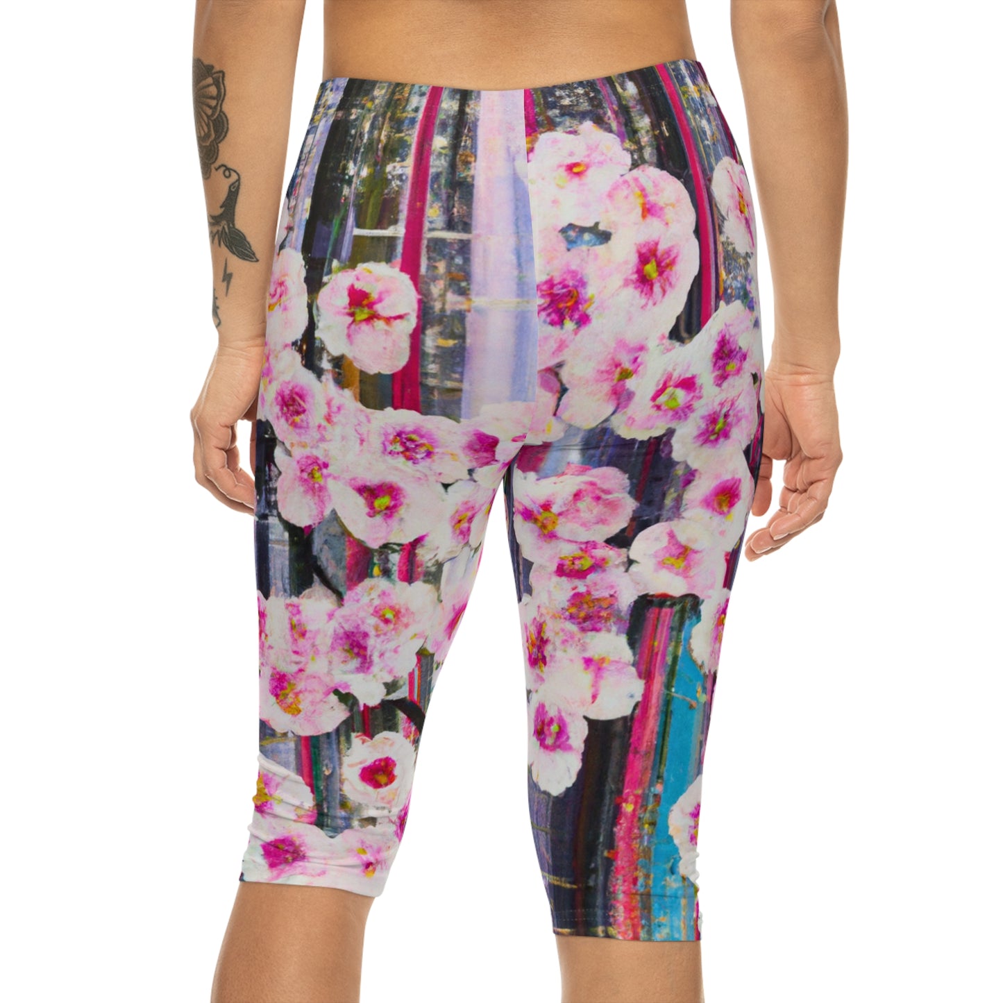 Abstract Bloom 05 - Capri Shorts